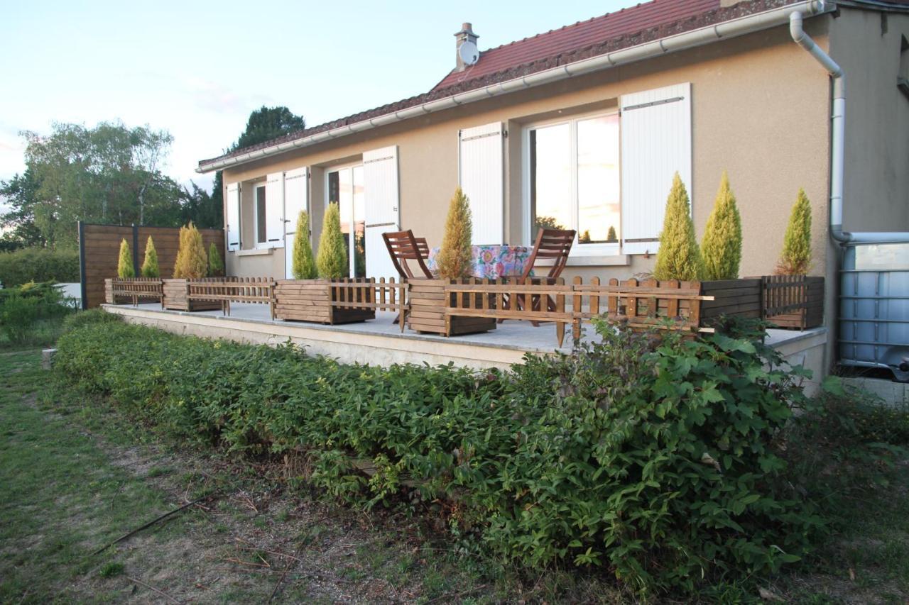 La Maison Et Son Jardin Sur Le Canal De Bourgogne Ravieres Exteriör bild